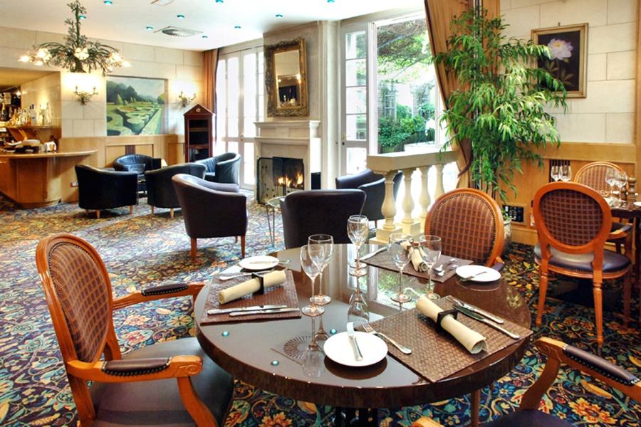 Hotel Le Châtelain Brussel Buitenkant foto The restaurant at the hotel