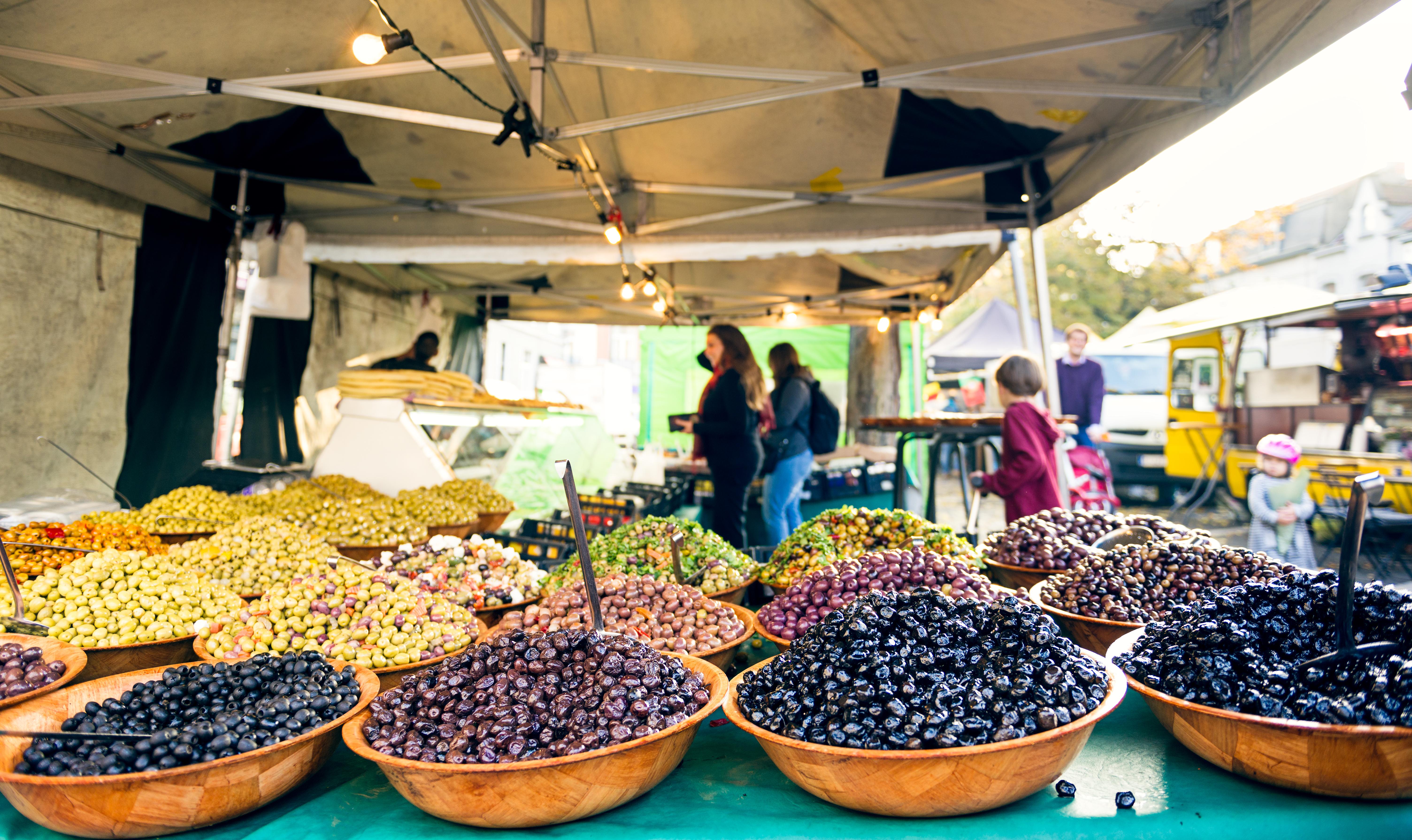Hotel Le Châtelain Brussel Buitenkant foto Olives at the 2011 festival