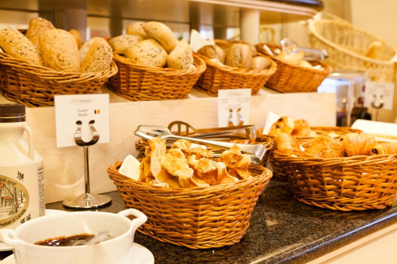 Hotel Le Châtelain Brussel Buitenkant foto Bread and pastry at a buffet