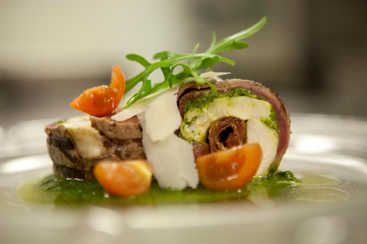 Hotel Le Châtelain Brussel Buitenkant foto A cannelloni roll