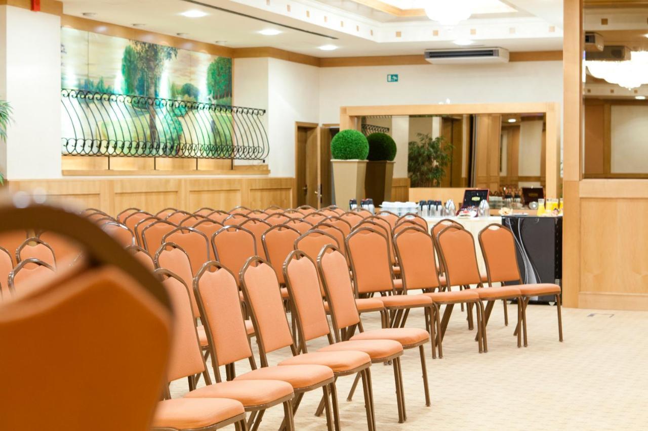 Hotel Le Châtelain Brussel Buitenkant foto The conference centre
