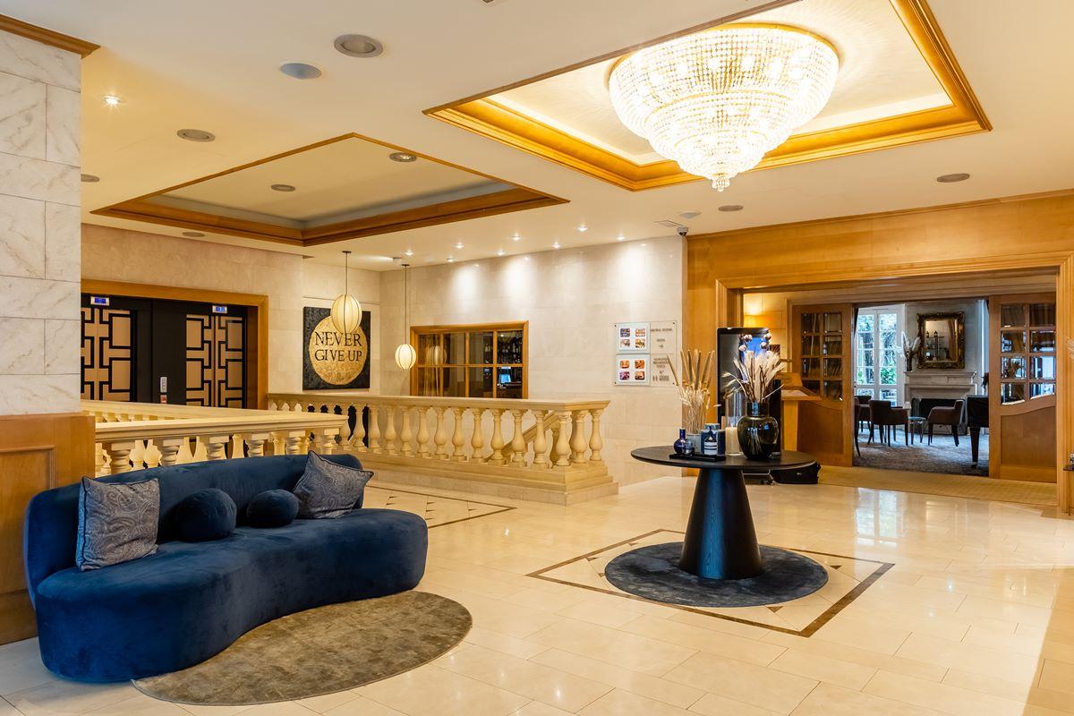 Hotel Le Châtelain Brussel Buitenkant foto Lobby