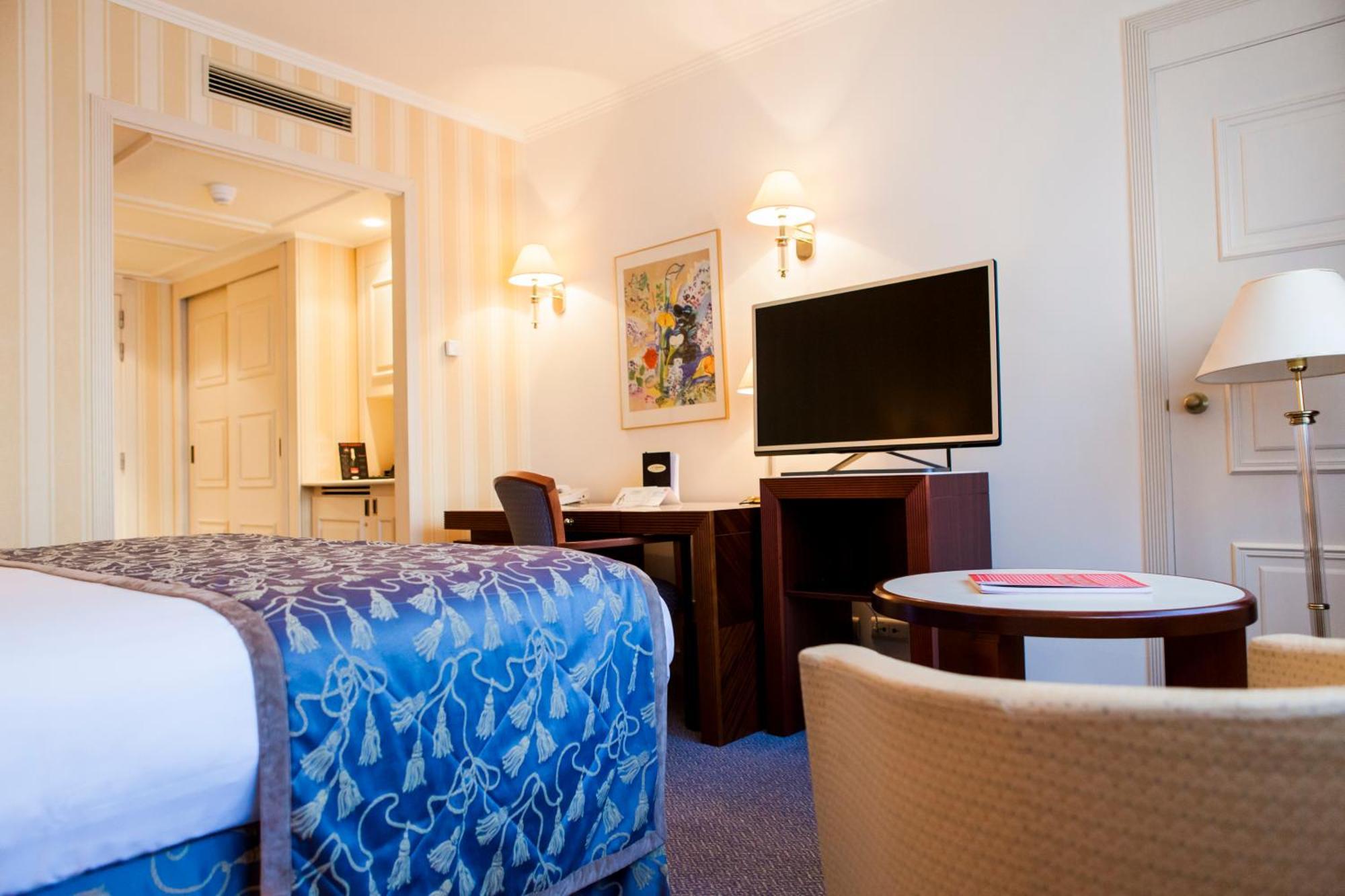 Hotel Le Châtelain Brussel Buitenkant foto A room at the hotel