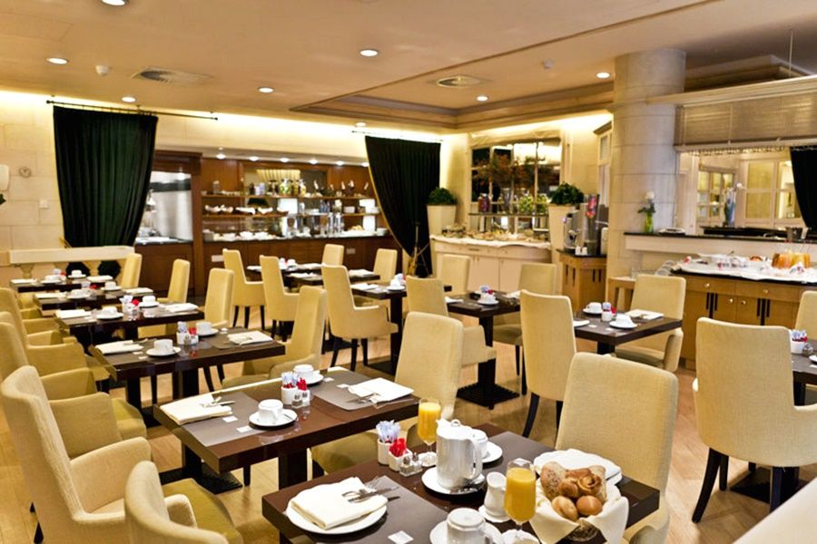 Hotel Le Châtelain Brussel Buitenkant foto The restaurant